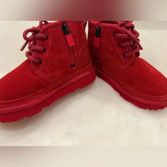 New! UGG Toddler Neumel II Chukka Boots. Unisex, size 11