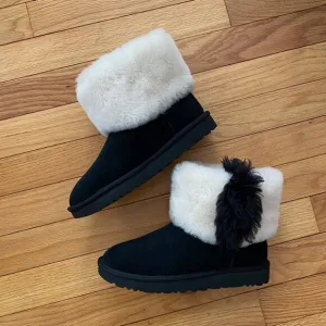 NEW UGG UGG CLASSIC MINI WISP SHEEPSKIN CUFF BLACK BOOTs  Size 7 w/box