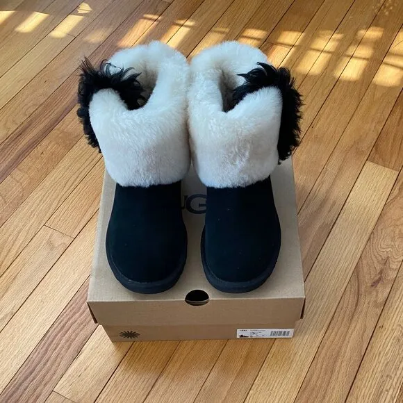 NEW UGG UGG CLASSIC MINI WISP SHEEPSKIN CUFF BLACK BOOTs  Size 7 w/box
