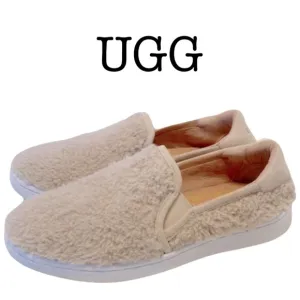 New UGG Women's Ricci Slip-On Sneakers Size 5