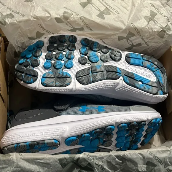NEW Under Armour shoes kids boys UA BPS Asert 10 AC Size 3Y