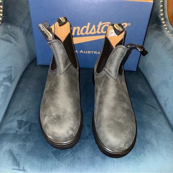New US Size 9 Blundstone Chelsea Boots Style #587 rustic black