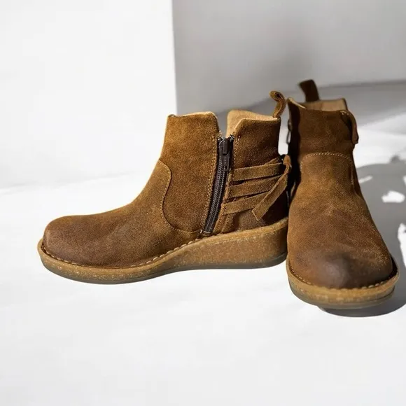 🌻NEW w.box Born &quot;Varas&quot; Brown Glazed Ginger Ankle Boots Size 6