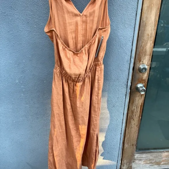 New with Tags Cloth and Stone all Linen dress from Anthropology with Pockets.