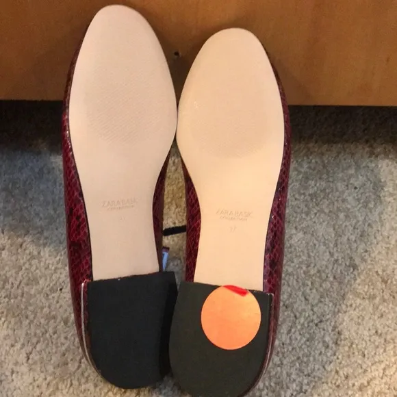 New! Zara SZ 6.5 faux leather rhinestone flats.