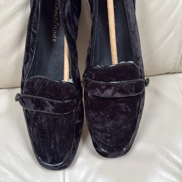 New‼️‼️Donald J Pliner Haven Velvet Flat Loafers Slip On Black Womens Size 10