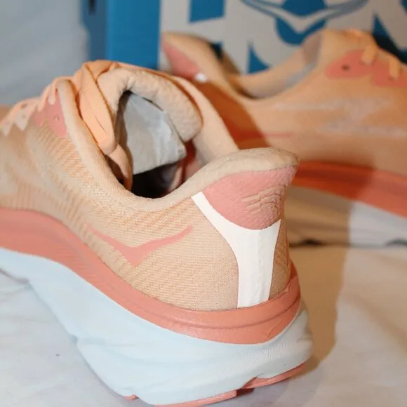 NIB HOKA ONE ONE WOMEN'S CLIFTON 9 CPW RUNNING‎ ATHLETIC SNEAKERS