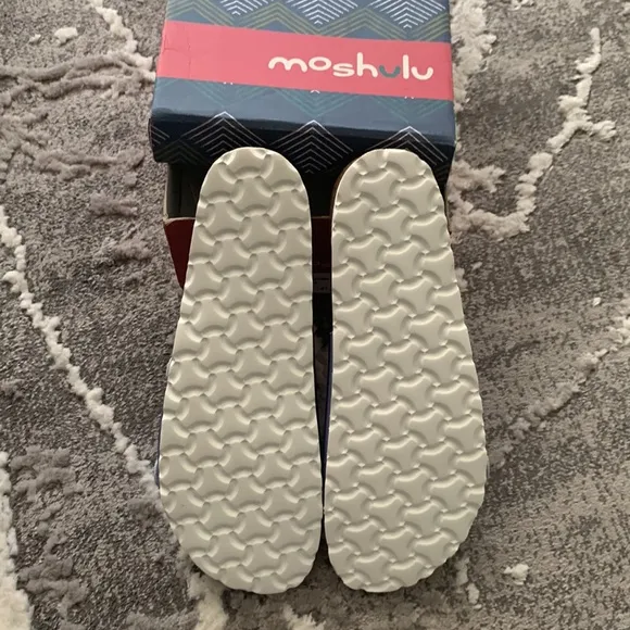 NIB Moshulu Danube Metallic Lavender Sandals size Eur 41/ US 9