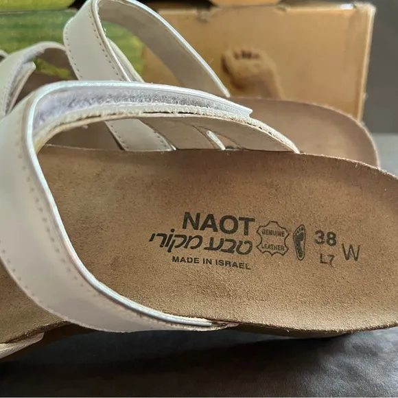 NIB Naot Women’s Presley White Leather Slides, Strapped Sandals; Size 38 (7W)