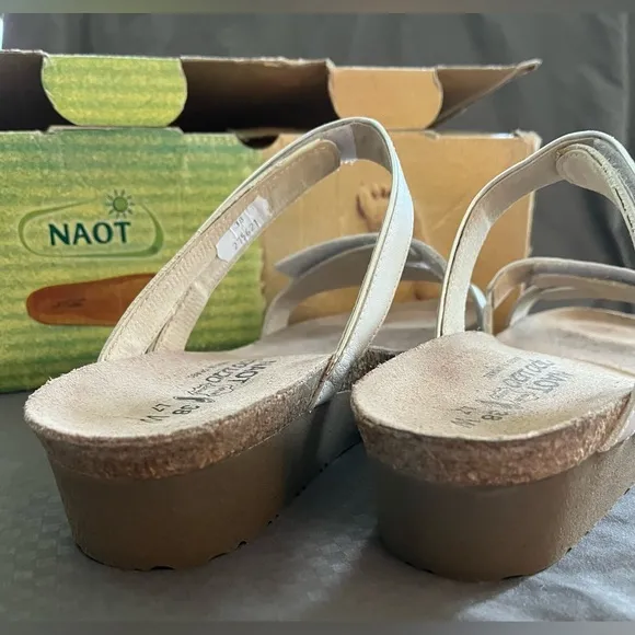 NIB Naot Women’s Presley White Leather Slides, Strapped Sandals; Size 38 (7W)