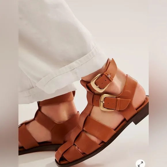 ▪️NIB Sam Edelman Dawn Fisher Flat Sandals in Saddle