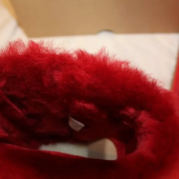 NIB‎ UGG GIRL'S BAILEY BOW SUEDE SHEARLING CLASSIC SHORT BOOTS RED