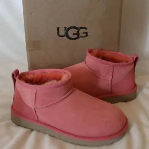 NIB UGG ULTRAMINI SUEDE SHEARLING BOOTS PINK‎