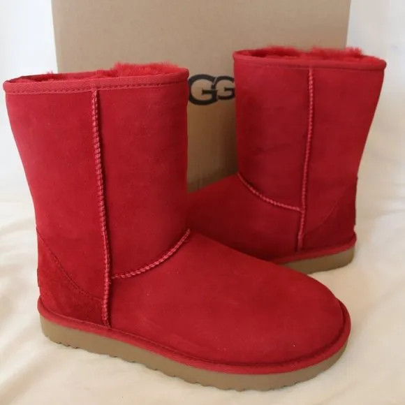 NIB UGG WOMEN'S CLASSIC SHORT WATER RESISTANT‎ SUUEDE SHEARLING BOOTS RED