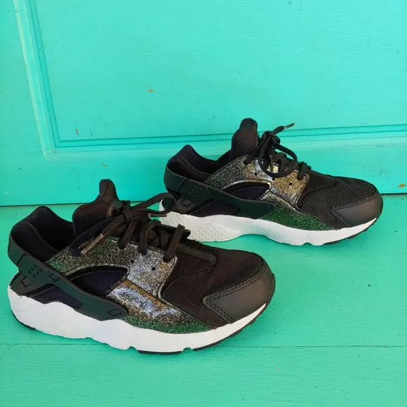 Nike Air Huarache Run Se Black Metallic Gold Sneakers Size 3 Youth