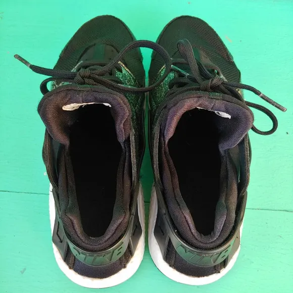 Nike Air Huarache Run Se Black Metallic Gold Sneakers Size 3 Youth