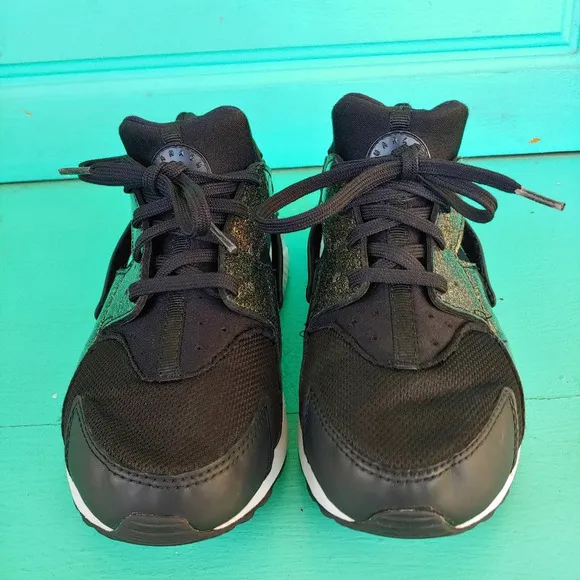 Nike Air Huarache Run Se Black Metallic Gold Sneakers Size 3 Youth
