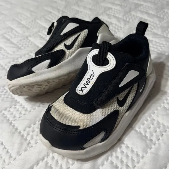 Nike Air Max Bolt 9C CW1929-102 Toddler White Black Velcro Running Shoes Sporty