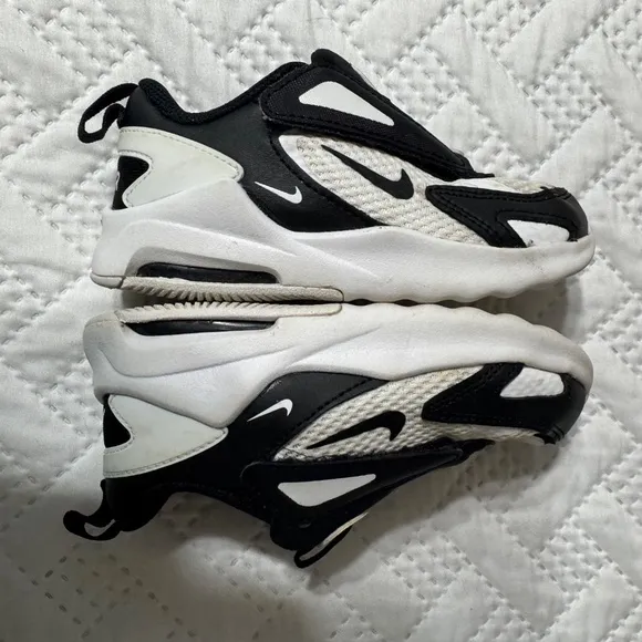 Nike Air Max Bolt 9C CW1929-102 Toddler White Black Velcro Running Shoes Sporty