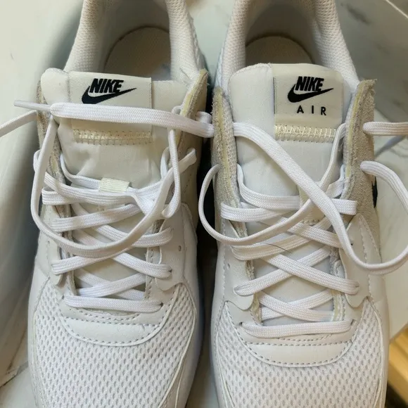 Nike Air Max White with Blue and grey accents run/walk Sneakers woman's 8.5