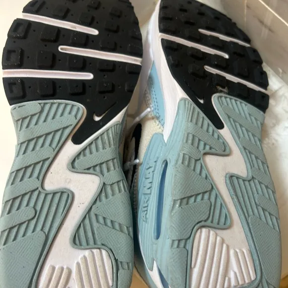 Nike Air Max White with Blue and grey accents run/walk Sneakers woman's 8.5