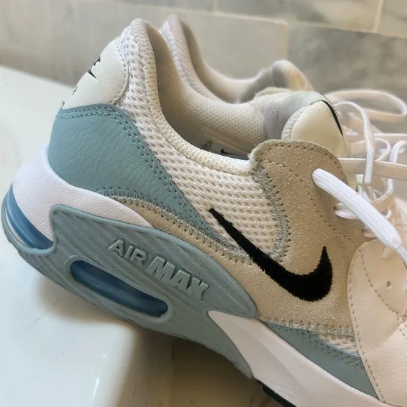 Nike Air Max White with Blue and grey accents run/walk Sneakers woman's 8.5