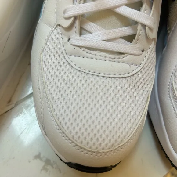 Nike Air Max White with Blue and grey accents run/walk Sneakers woman's 8.5