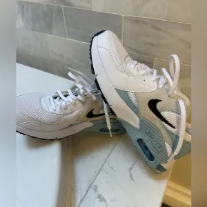 Nike Air Max White with Blue and grey accents run/walk Sneakers woman's 8.5