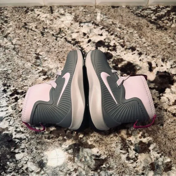 Nike Binzies Boots/ Shoes