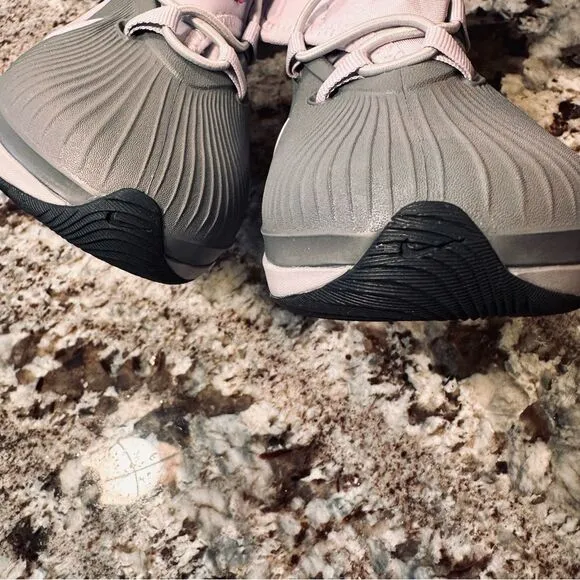 Nike Binzies Boots/ Shoes
