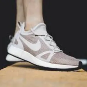 Nike Duel Racer sneakers