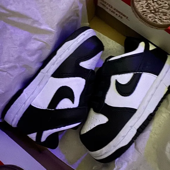 Nike dunk low panda size 4C EUC