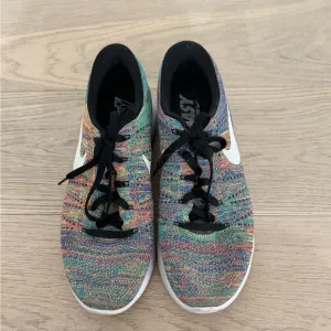 Nike Fly Knit   sneaker