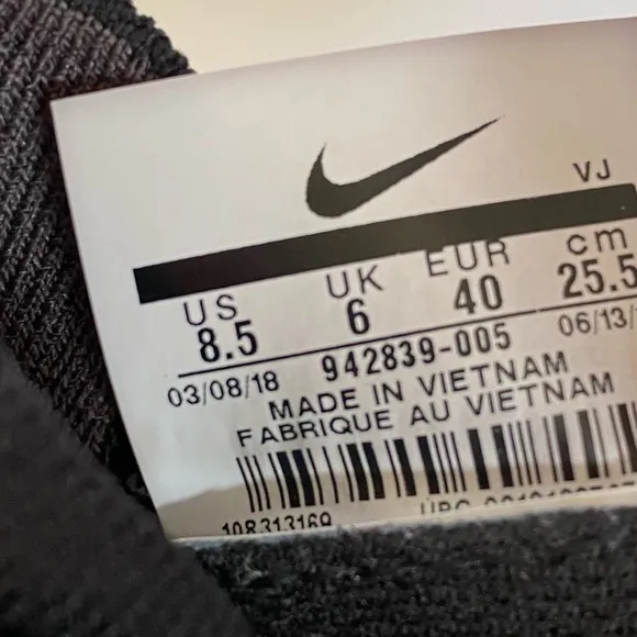 Nike free rn flyknit 2018 black gray white lace up sneakers