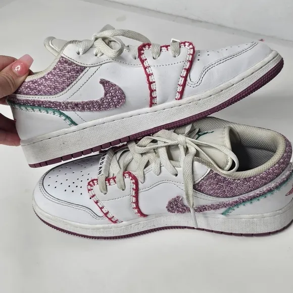 Nike Jordan 1 Low Retro Knit SE Light Bordeuax Kids Girls Size 6.5 WM's Size 8