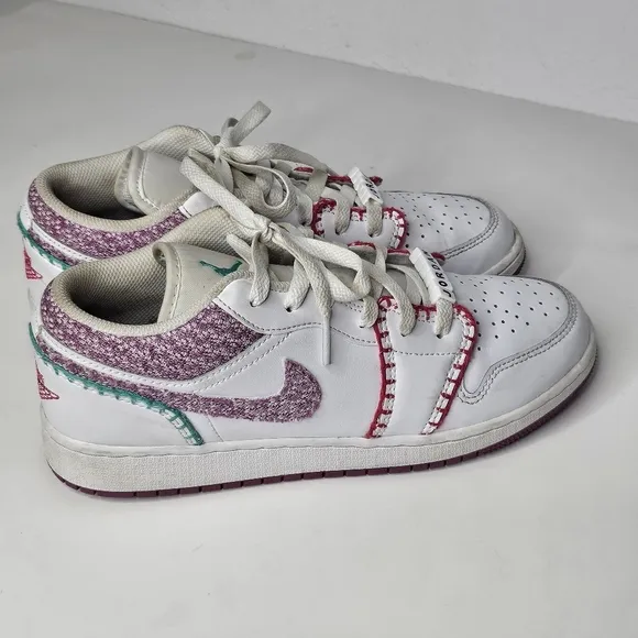 Nike Jordan 1 Low Retro Knit SE Light Bordeuax Kids Girls Size 6.5 WM's Size 8