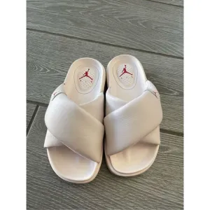 NIKE JORDAN Sophia Light Soft Pink Platform Slides Size 6 NWT