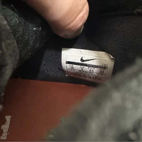Nike LeBron 15 Black‎ and White Sneakers