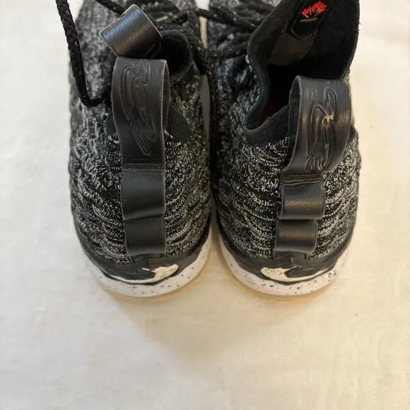 Nike LeBron 17 Ash‎ Basketball Shoes Black Gray Knit Athletic Sneakers Size 10.5
