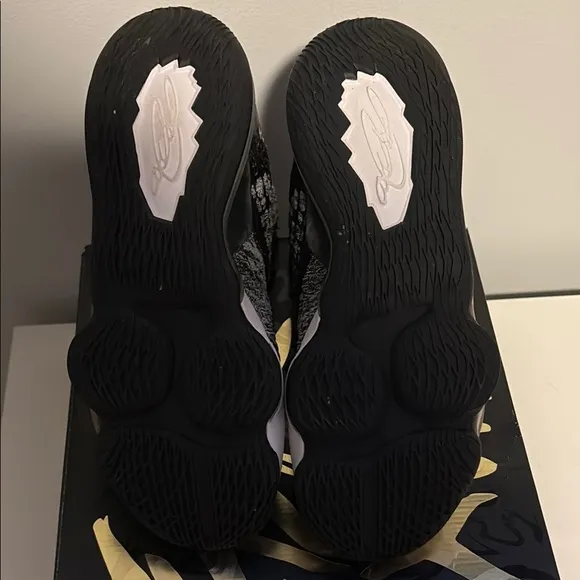Nike LeBron 17 Knit Sneakers
