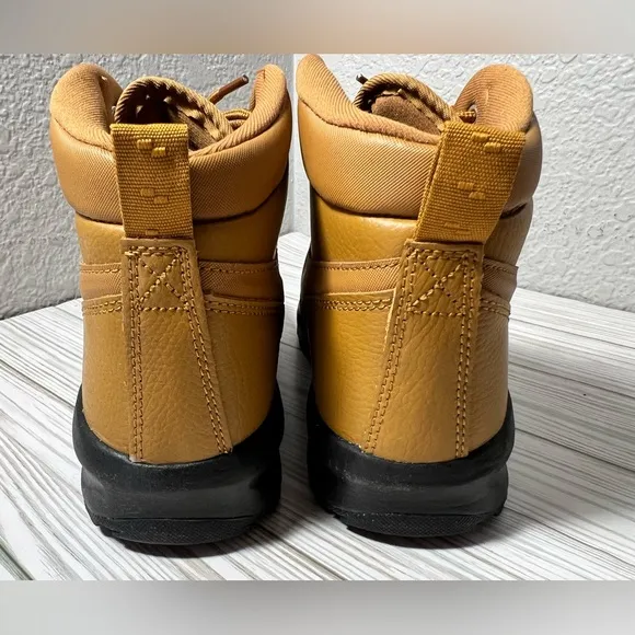 Nike Manoa Big Kids' Boots ankle boot lace up color wheat tan size 6Y BQ5372 700