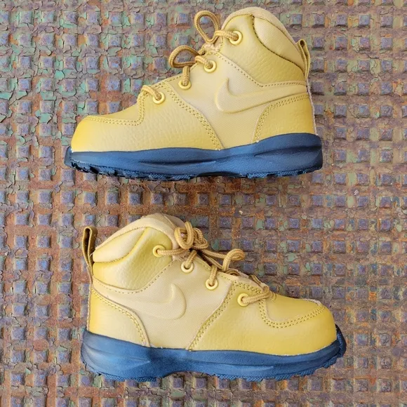 Nike Manoa Boots