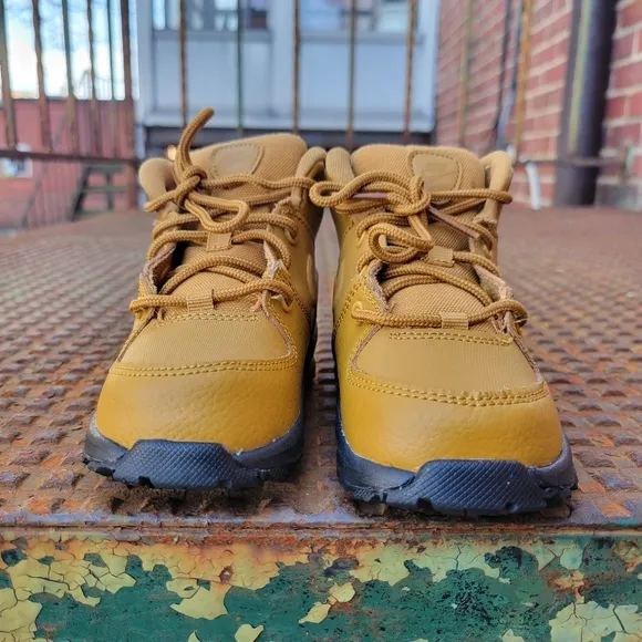 Nike Manoa Boots