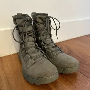 Nike SFB tactical boots mens