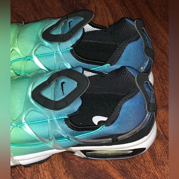 Nike size 10 athletic running shoes