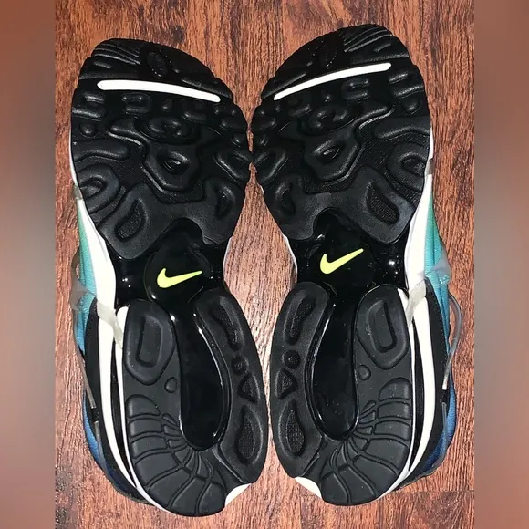 Nike size 10 athletic running shoes