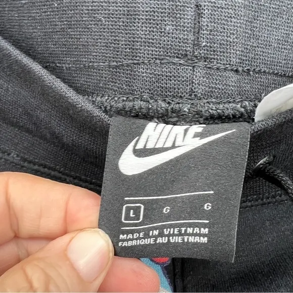 NIKE Sportswear AOP Moji Alumni Shorts  Black Emoji Air Max Loose Fit Men's