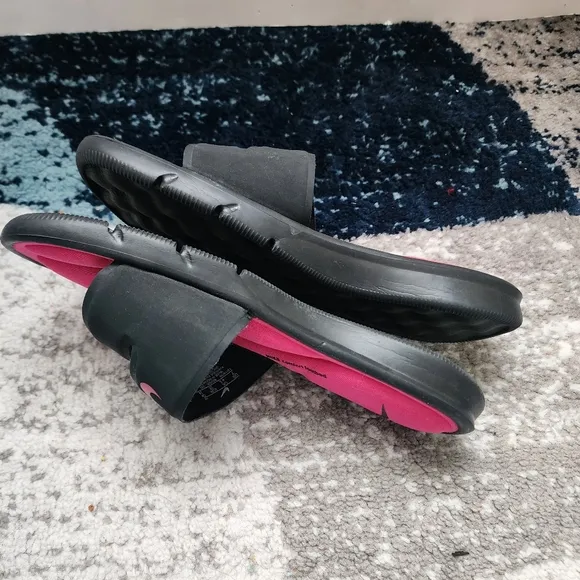Nike Ultra Comfort Footbed Hot Pink And Black Straps Sandals Size 7 slides