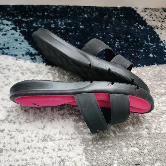 Nike Ultra Comfort Footbed Hot Pink And Black Straps Sandals Size 7 slides