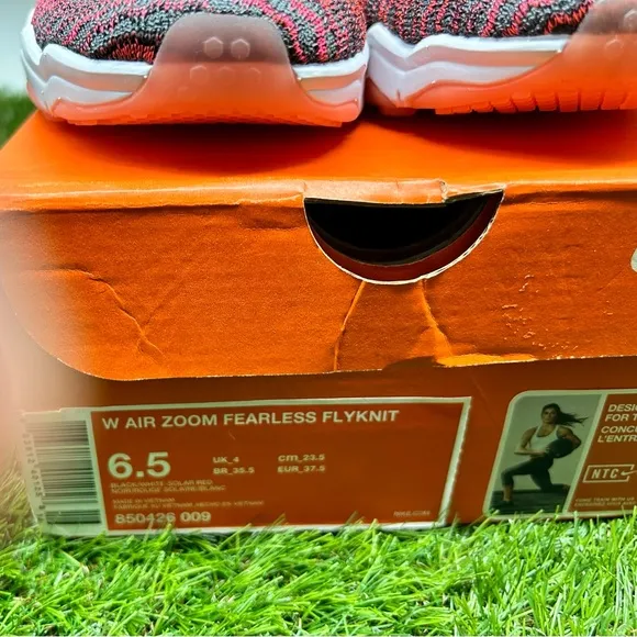Nike Women's Air Zoom Fearless Flyknit 850426-009 Training Shoes Size 6.5 NIB